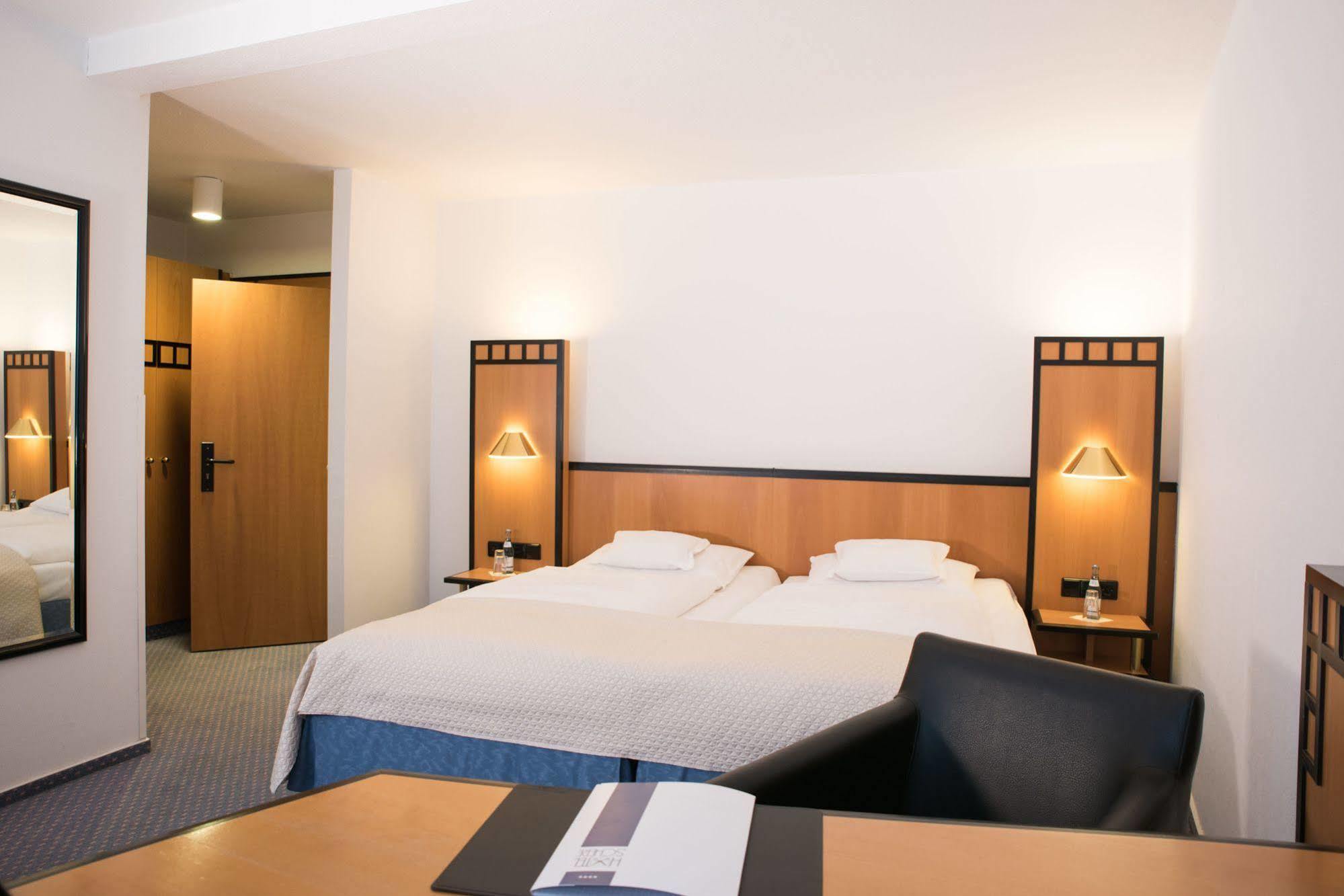 Hotel Schere นอร์ทไฮม์ ภายนอก รูปภาพ